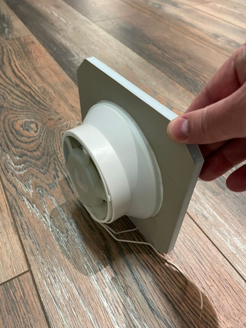 Теневой магнитный диффузор с вентилятором под плитку 100 мм