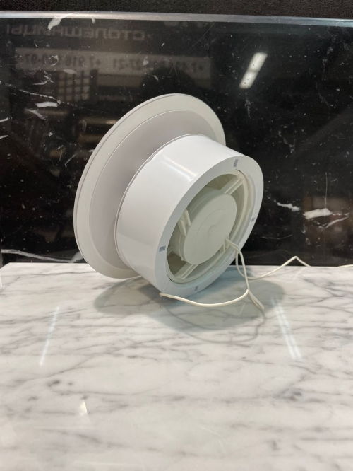 Тонкий бесшумный вытяжной вентилятор для ванной Mmotors ММР 120 глянцевое стекло круг белый